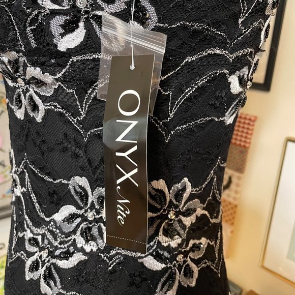 NWT Onyx Nite Black and White Stretch Lace Sleeveless Cocktail Dress Size 10 - Picture 5 of 9